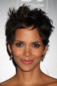 halle berry pixie haircut