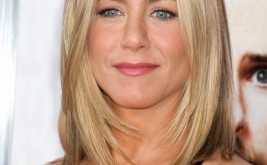 Jennifer Aniston shoulder length haircut